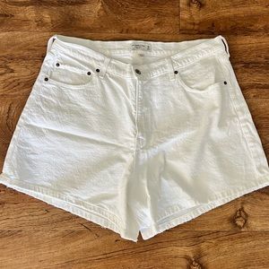 Abercrombie - Curve Love - The Dad Short - High Rise - 34/18